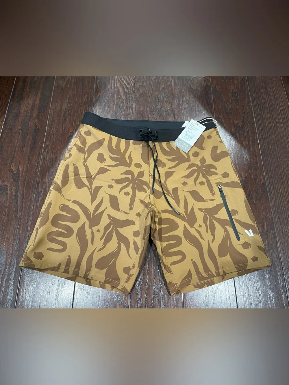 Vuori Infinity Board Shorts Men Size 30 Brown Autumn Contigo Pool Beach Swim NEW